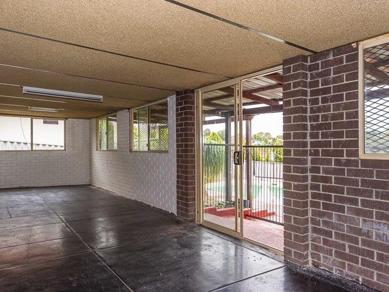 33 Denston Way, Girrawheen WA 6064