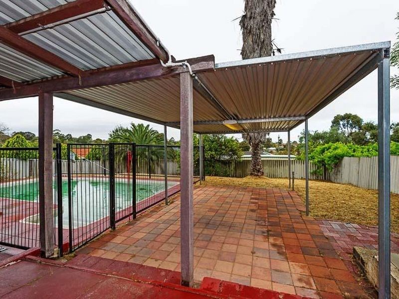 33 Denston Way, Girrawheen WA 6064