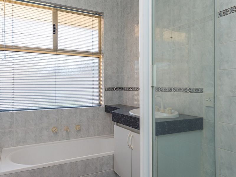 16 Linto Way, Alexander Heights WA 6064