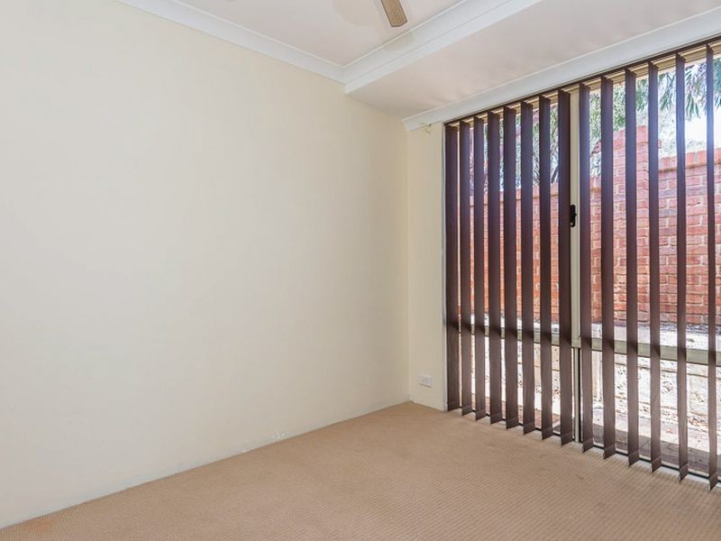 16 Linto Way, Alexander Heights WA 6064