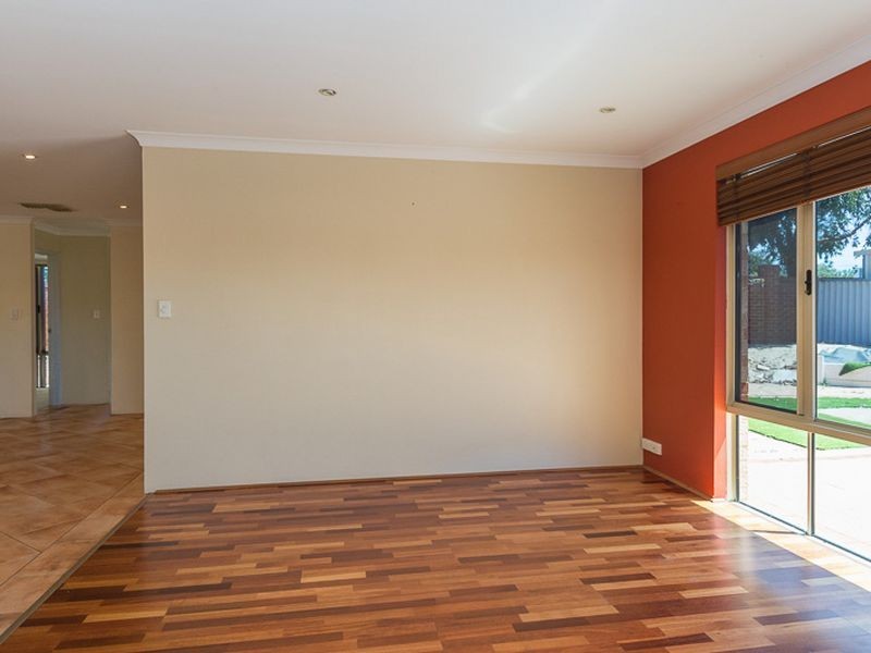 16 Linto Way, Alexander Heights WA 6064