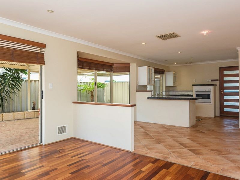 16 Linto Way, Alexander Heights WA 6064