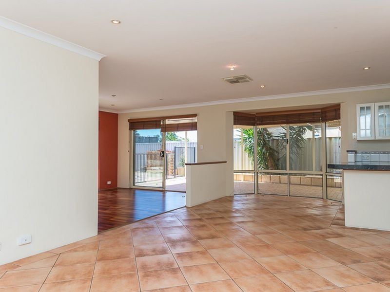 16 Linto Way, Alexander Heights WA 6064