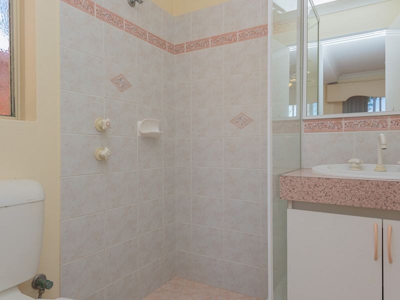 16 Linto Way, Alexander Heights WA 6064