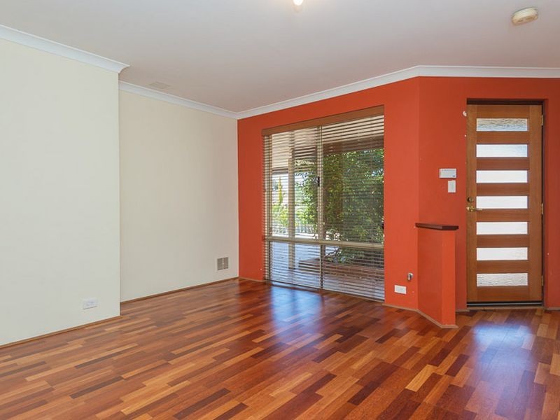 16 Linto Way, Alexander Heights WA 6064