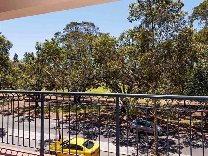 16/125 Wellington Street, East Perth WA 6004