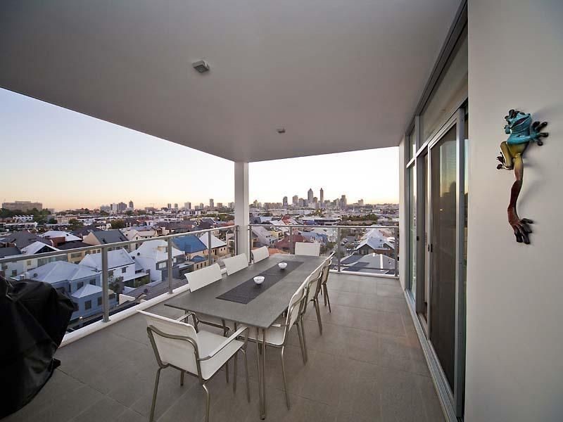 Penthouse 2/47 Tully Road, East Perth WA 6004