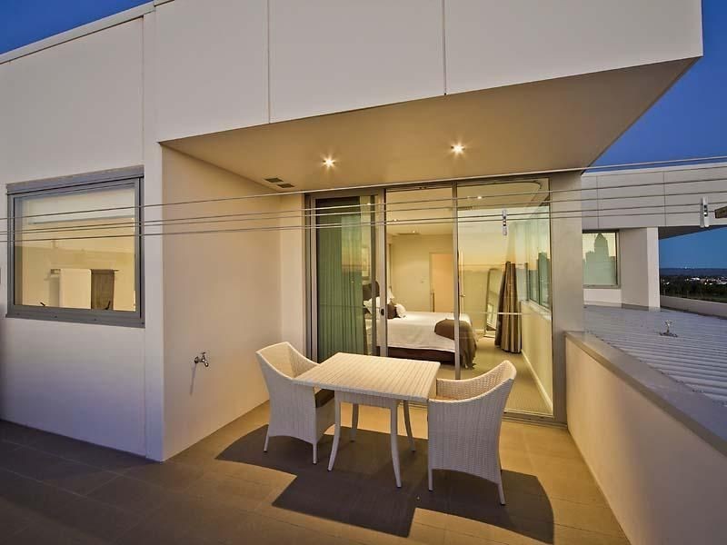 Penthouse 2/47 Tully Road, East Perth WA 6004