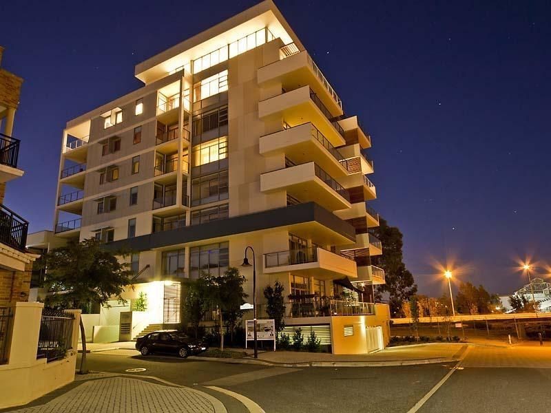 Penthouse 2/47 Tully Road, East Perth WA 6004
