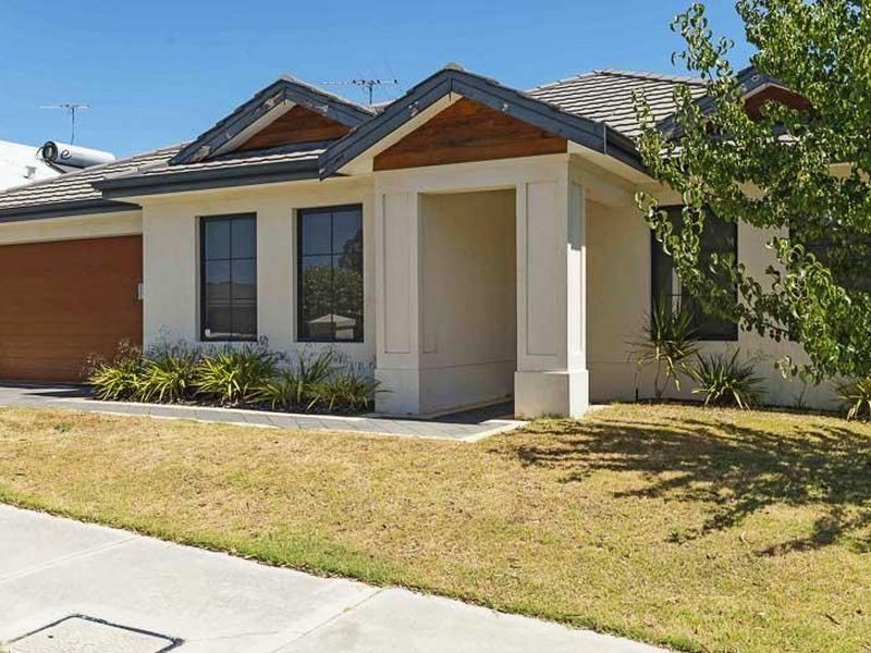 2 Manuel Crescent, Redcliffe WA 6104