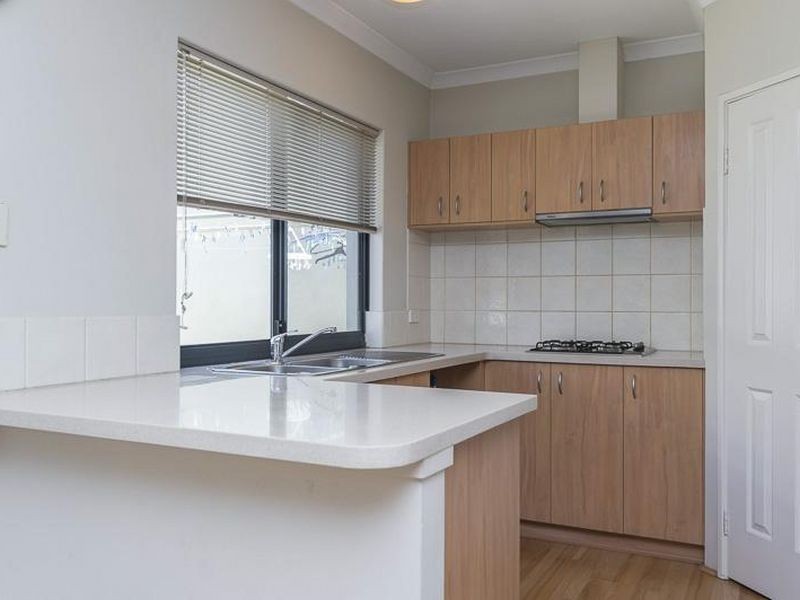2 Manuel Crescent, Redcliffe WA 6104