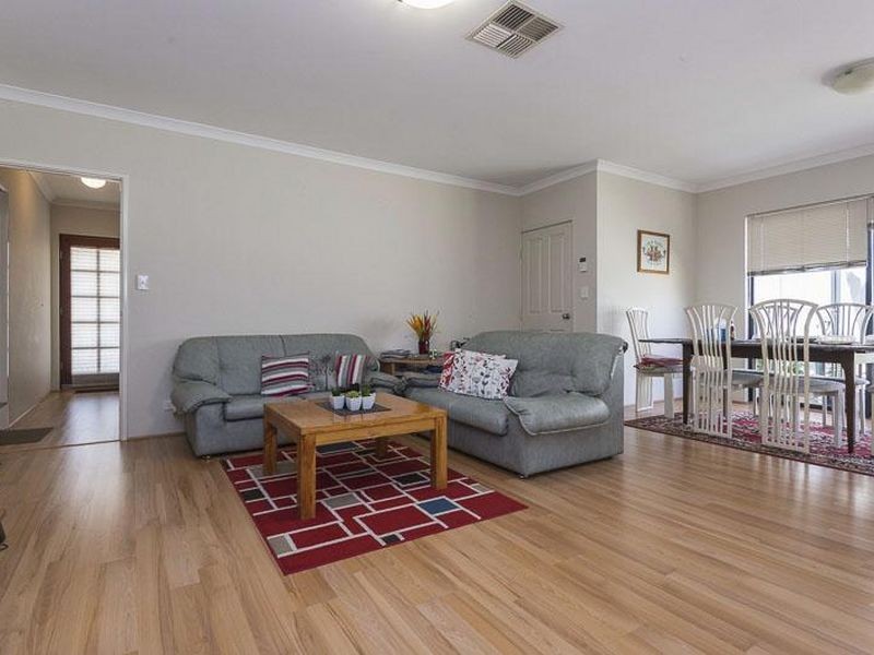 2 Manuel Crescent, Redcliffe WA 6104
