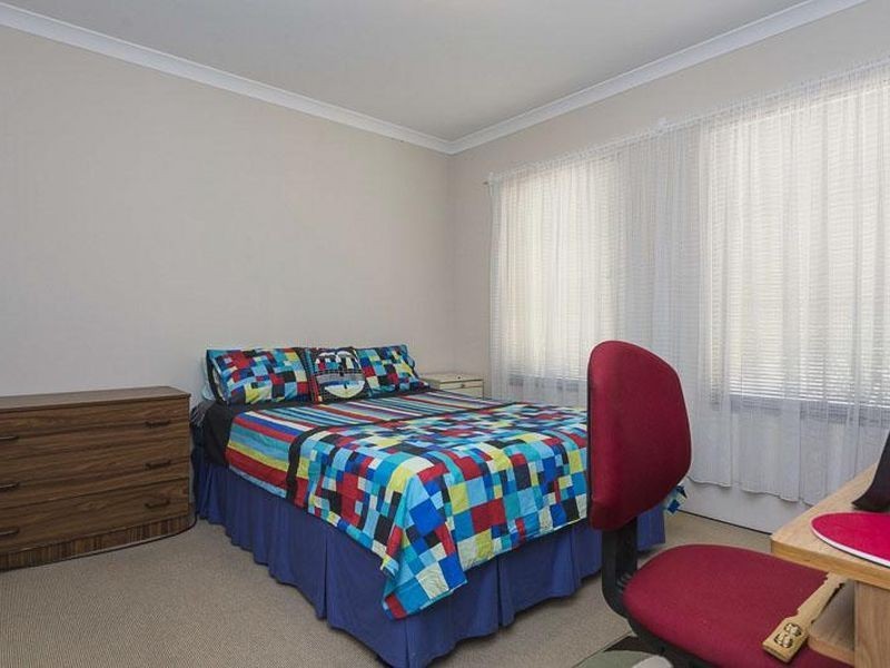 2 Manuel Crescent, Redcliffe WA 6104
