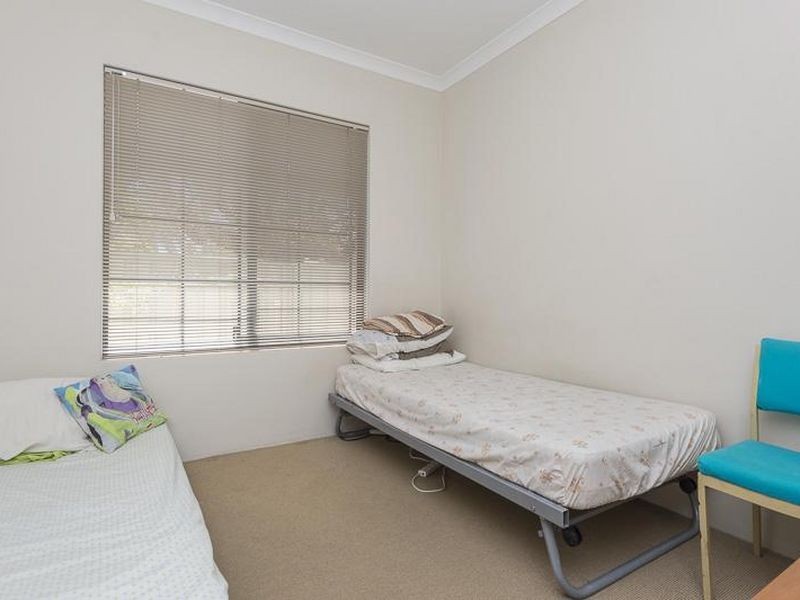 2 Manuel Crescent, Redcliffe WA 6104