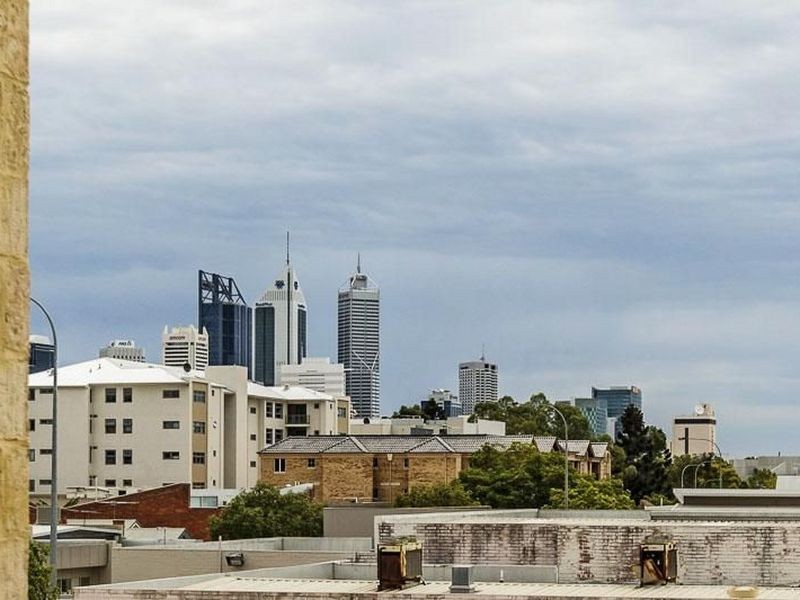 32/11 Regal Place, East Perth WA 6004