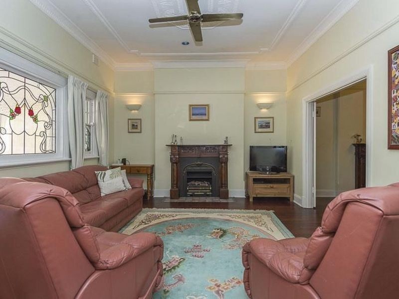 42 Kingsway, Nedlands WA 6009