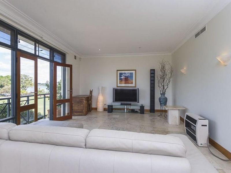 18 Jewell Lane, East Perth WA 6004