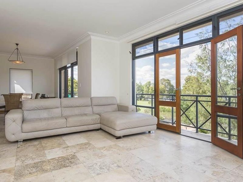 18 Jewell Lane, East Perth WA 6004