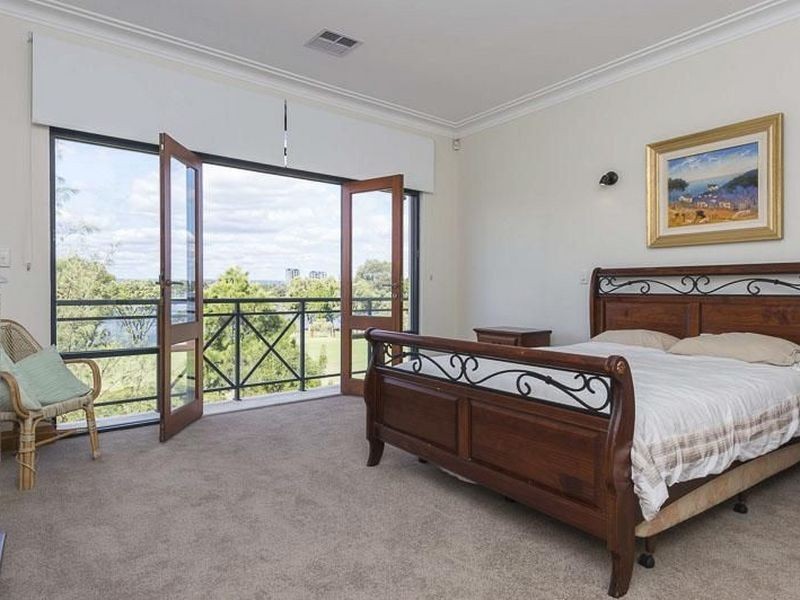 18 Jewell Lane, East Perth WA 6004