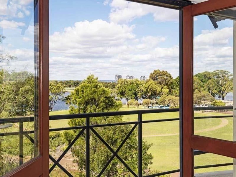 18 Jewell Lane, East Perth WA 6004