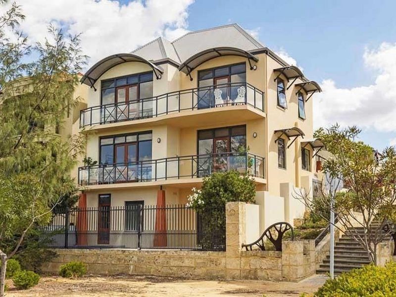 18 Jewell Lane, East Perth WA 6004