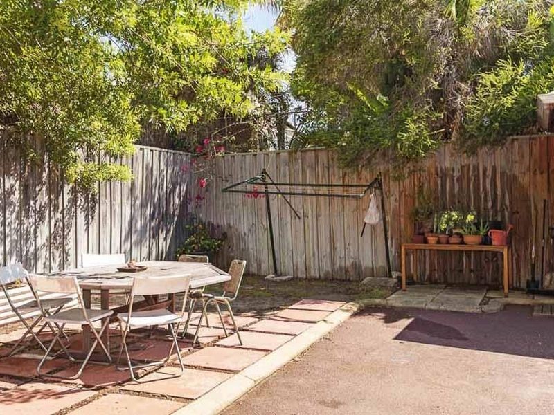 1/87 Stirling Highway, North Fremantle WA 6159