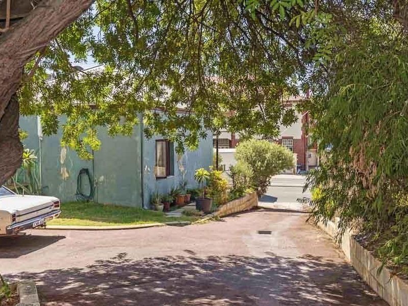 1/87 Stirling Highway, North Fremantle WA 6159