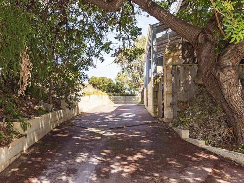 1/87 Stirling Highway, North Fremantle WA 6159