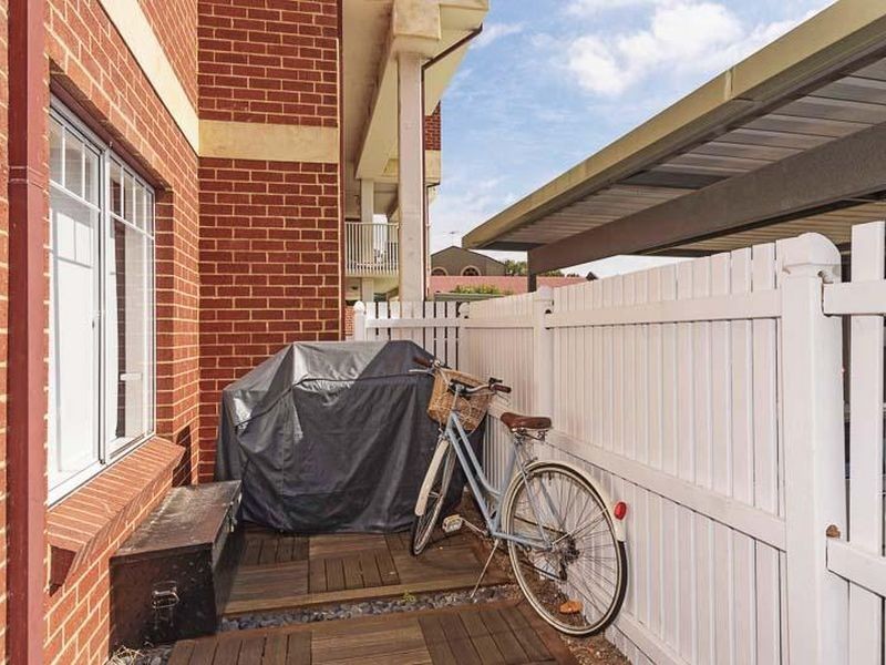 2/62 Bronte Street, East Perth WA 6004