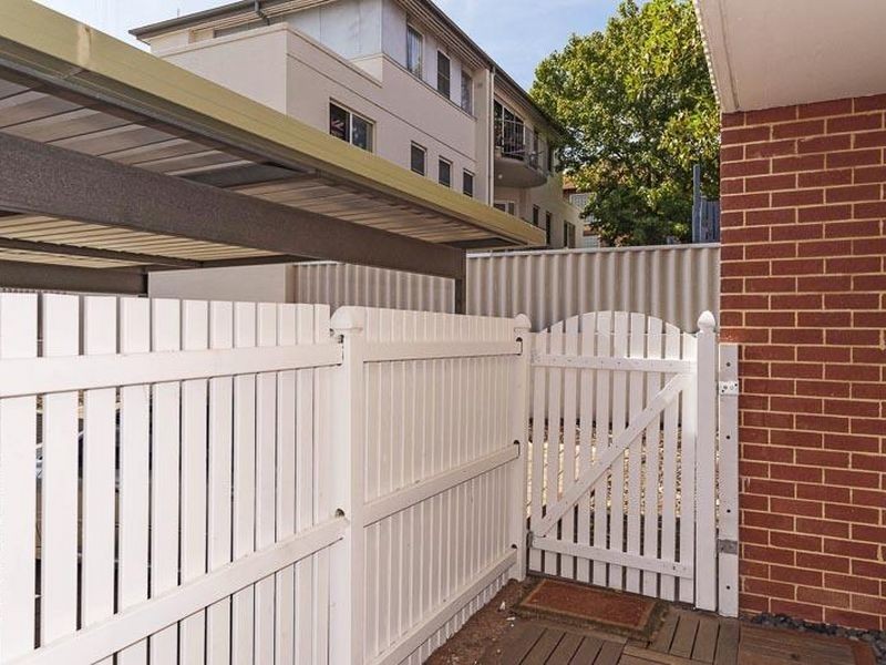 2/62 Bronte Street, East Perth WA 6004