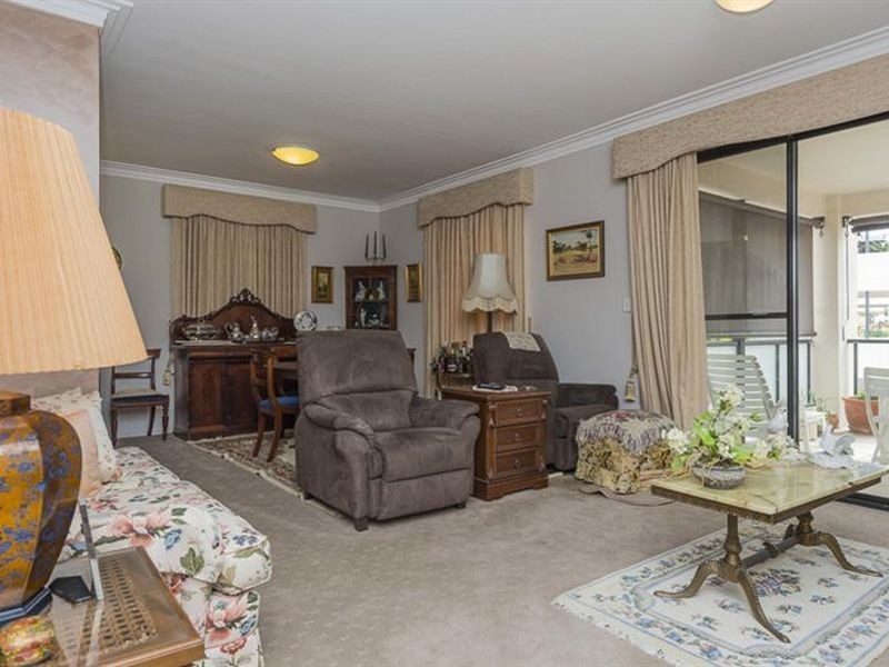 8/25 Haig Park Circle, East Perth WA 6004