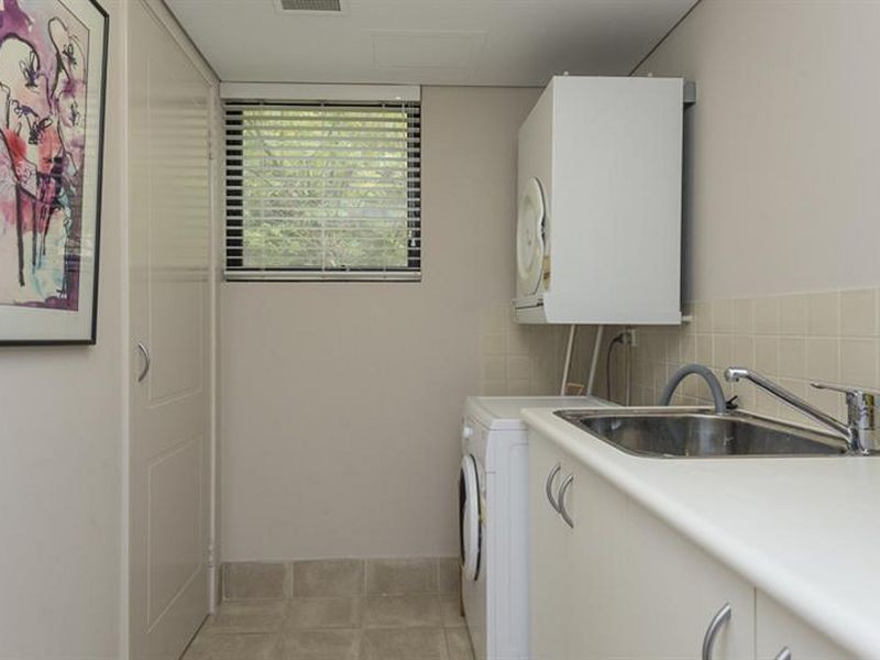 8/25 Haig Park Circle, East Perth WA 6004