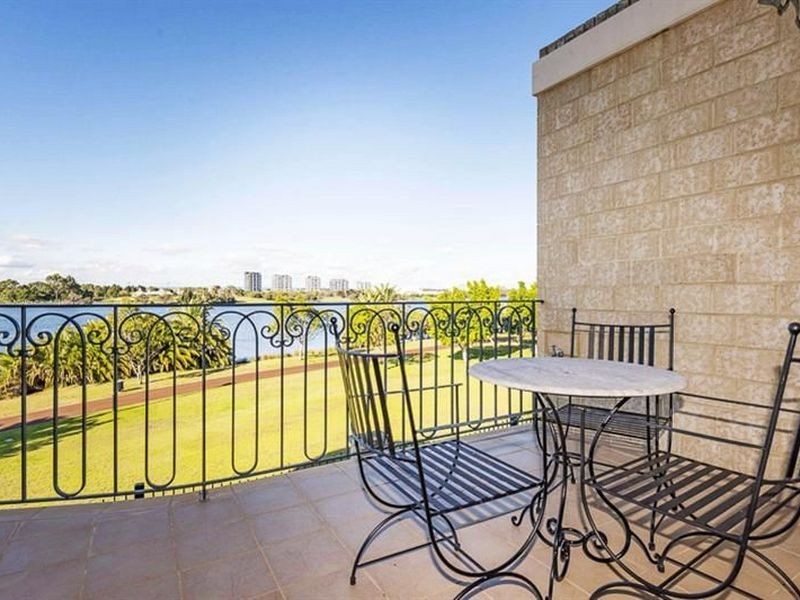 8 Vanguard Terrace, East Perth WA 6004