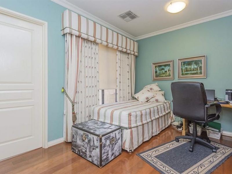 8 Vanguard Terrace, East Perth WA 6004