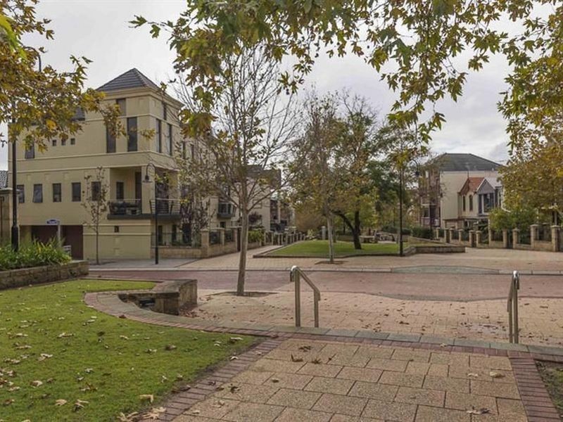 22B Haig Park Circle, East Perth WA 6004