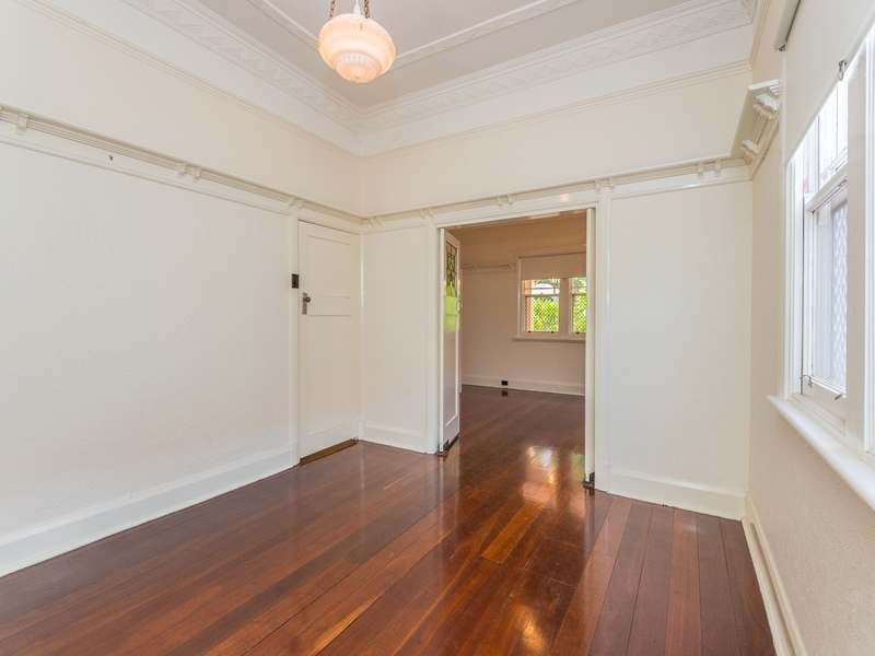 211 Ninth Avenue, Inglewood WA 6052