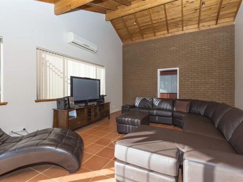 28 Lalina Way, Wanneroo WA 6065