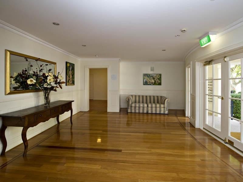 4/2 Henry Lawson Walk, East Perth WA 6004