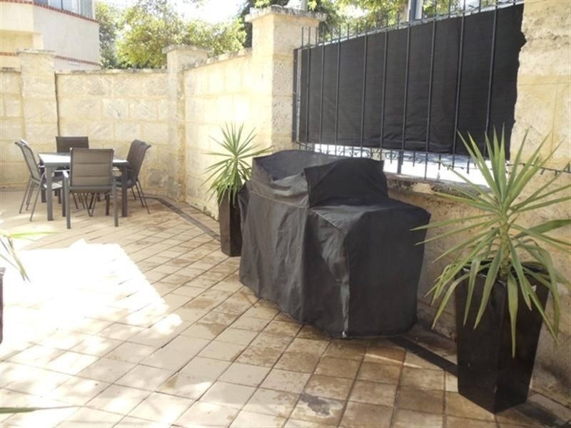 4/2 Henry Lawson Walk, East Perth WA 6004