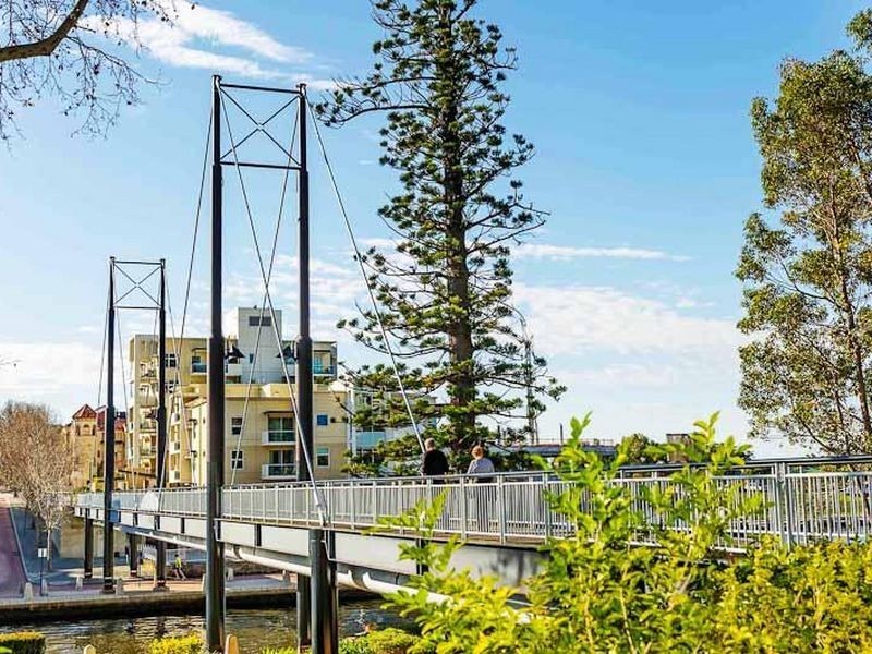 4/2 Henry Lawson Walk, East Perth WA 6004