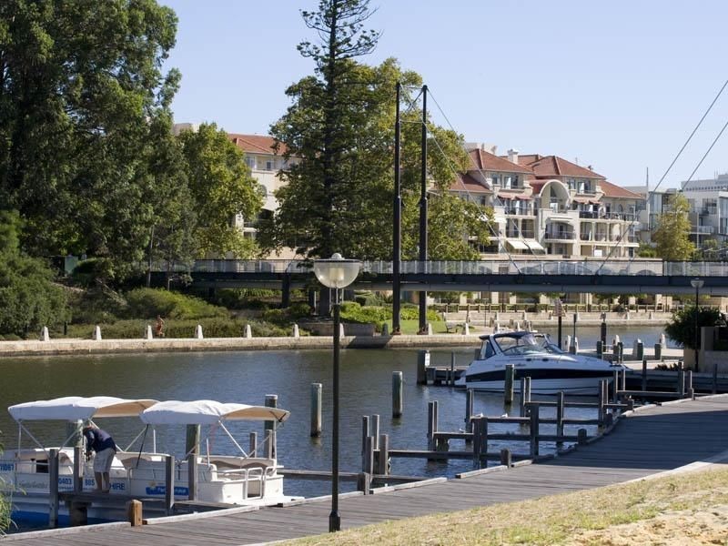4/2 Henry Lawson Walk, East Perth WA 6004