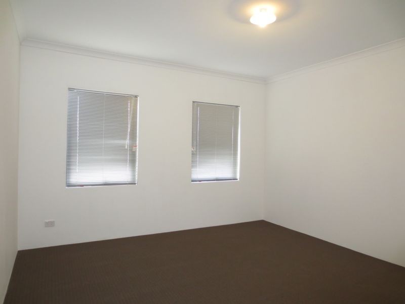 19 Donatti Retreat, Caversham WA 6055
