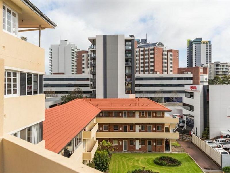 402/45 Adelaide Terrace, East Perth WA 6004