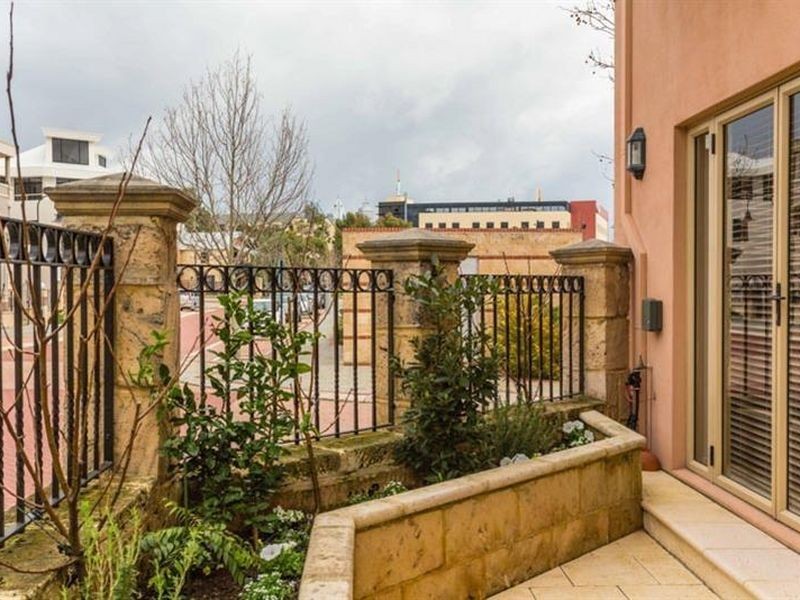 1 Haig Park Circle, East Perth WA 6004