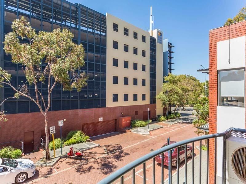 1/11 Regal Place, East Perth WA 6004