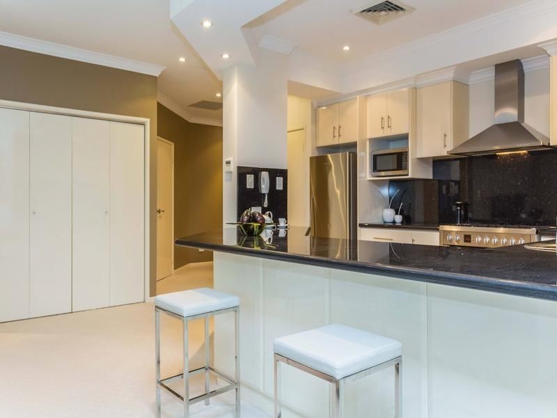 16/118 Royal Street, East Perth WA 6004