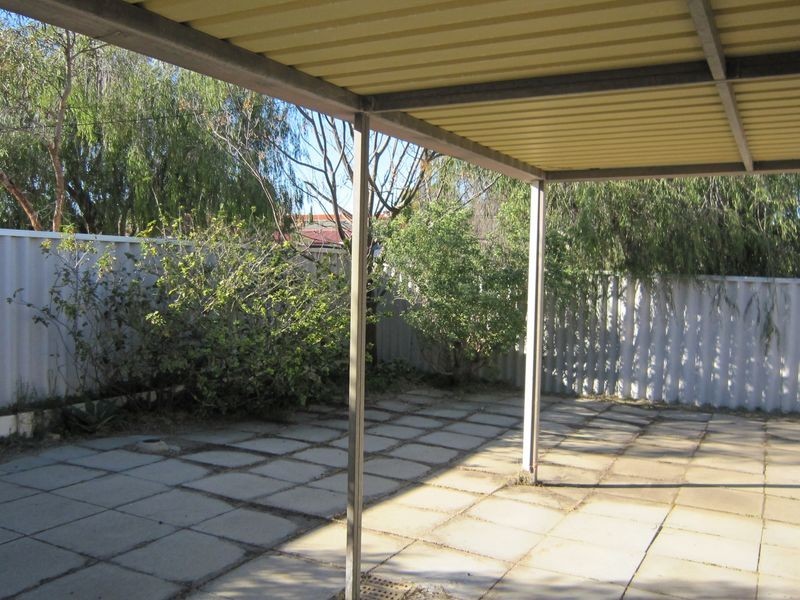 2 Hatfield Way, Girrawheen WA 6064