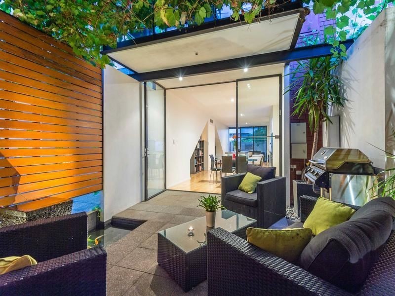 1/32 Kensington Street, East Perth WA 6004