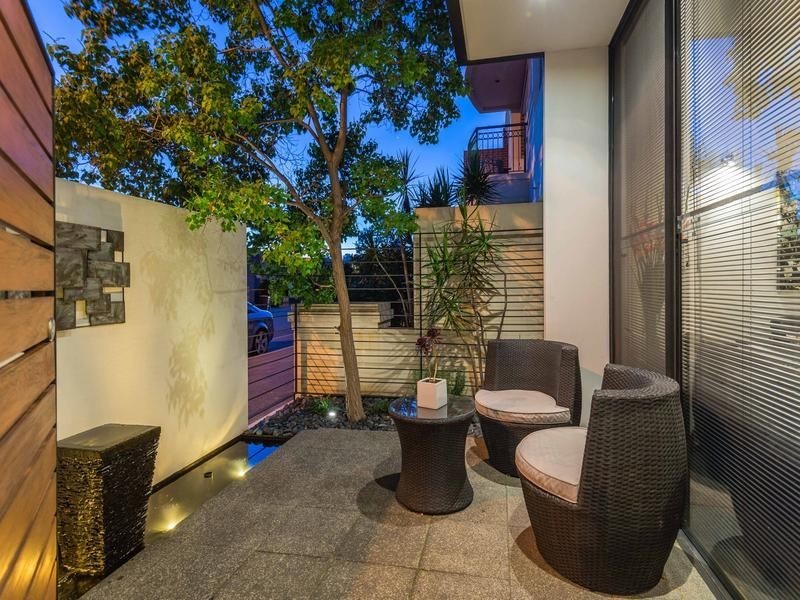 1/32 Kensington Street, East Perth WA 6004