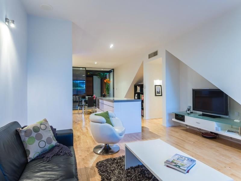 1/32 Kensington Street, East Perth WA 6004